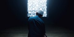 رفع البصر إلى السماء أثناء الصلاة