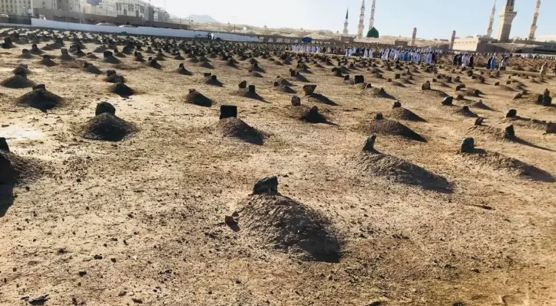 حكم زيارة القبور