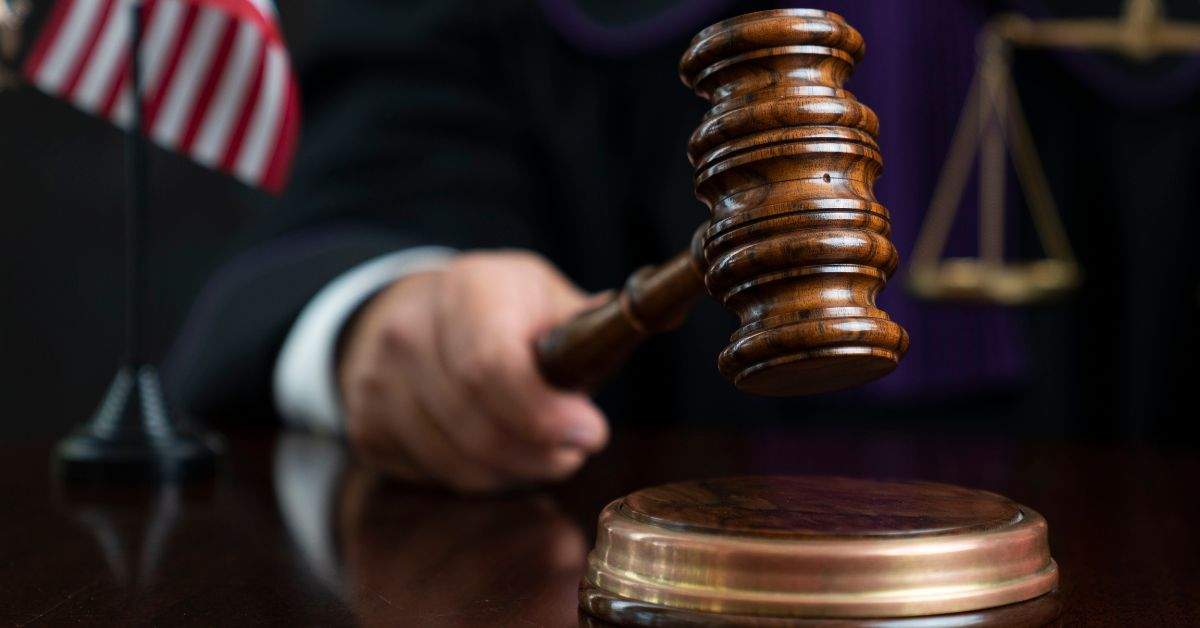 قاضيان في النَّار وقاضٍ في الجنّة