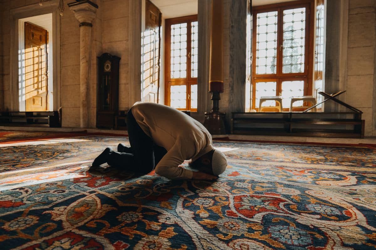 فوائد السجود الصحية