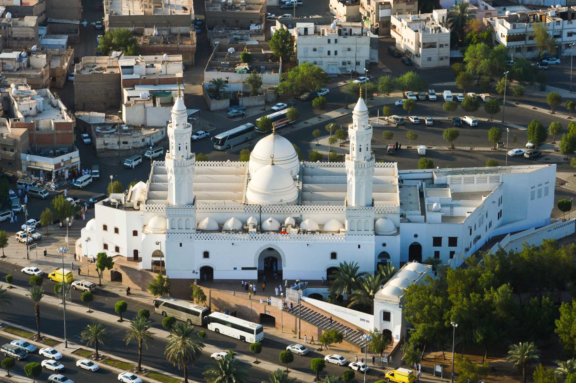 ما هو مسجد القبلتين