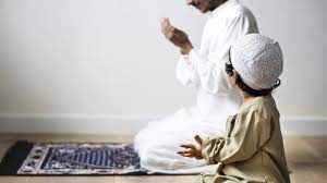 كيف تعلم ابنك الصلاة