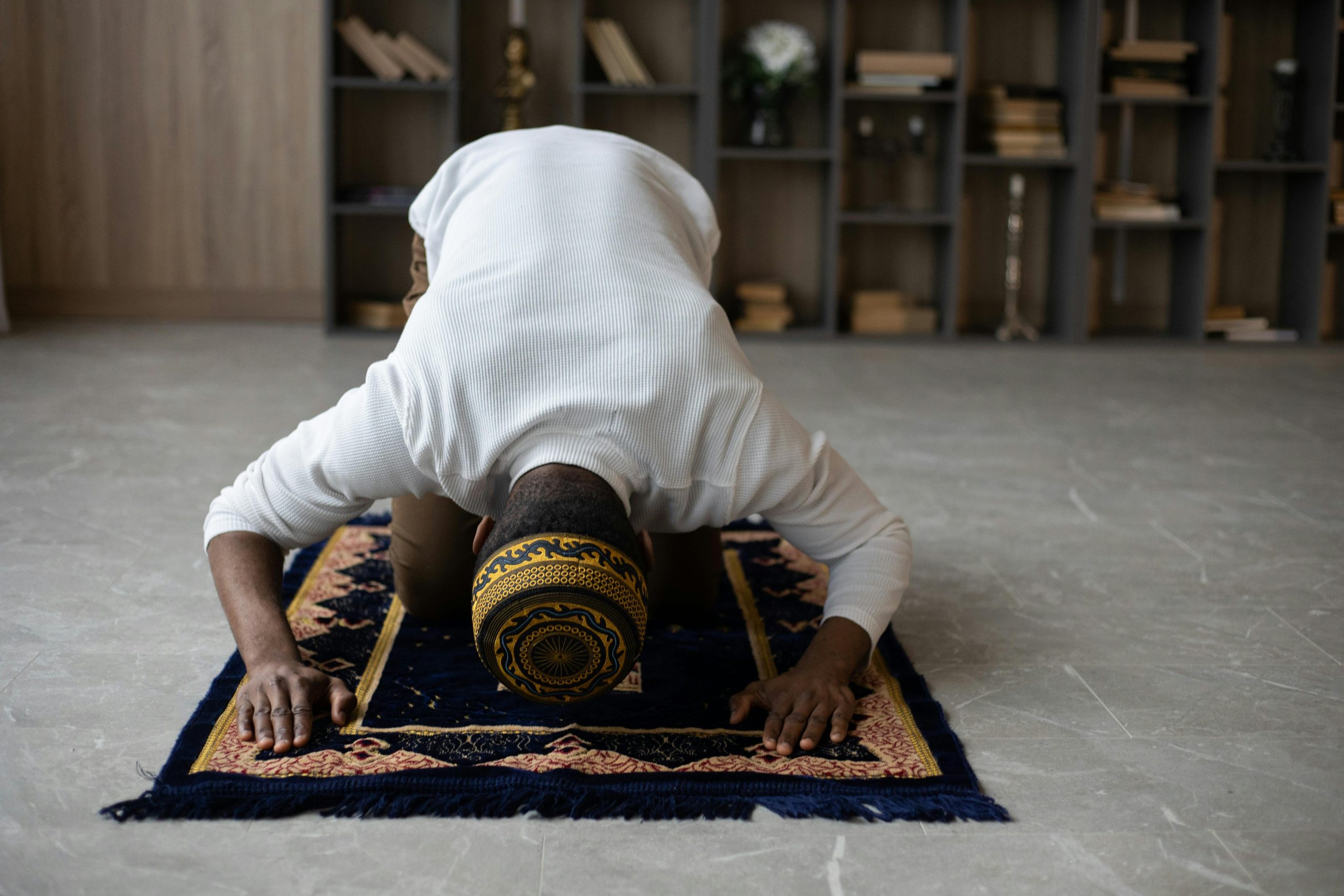 كم عدد ركعات صلاة الفرض والسنة