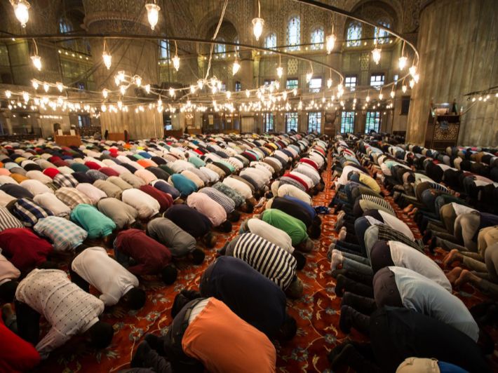 كم ركعة صلاة التراويح والقيام
