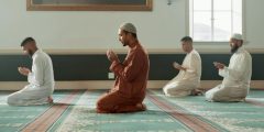 الاقتداء بإمام المذياع في الصلاة