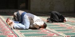الصلاة خلف الفاسق والمبتدع