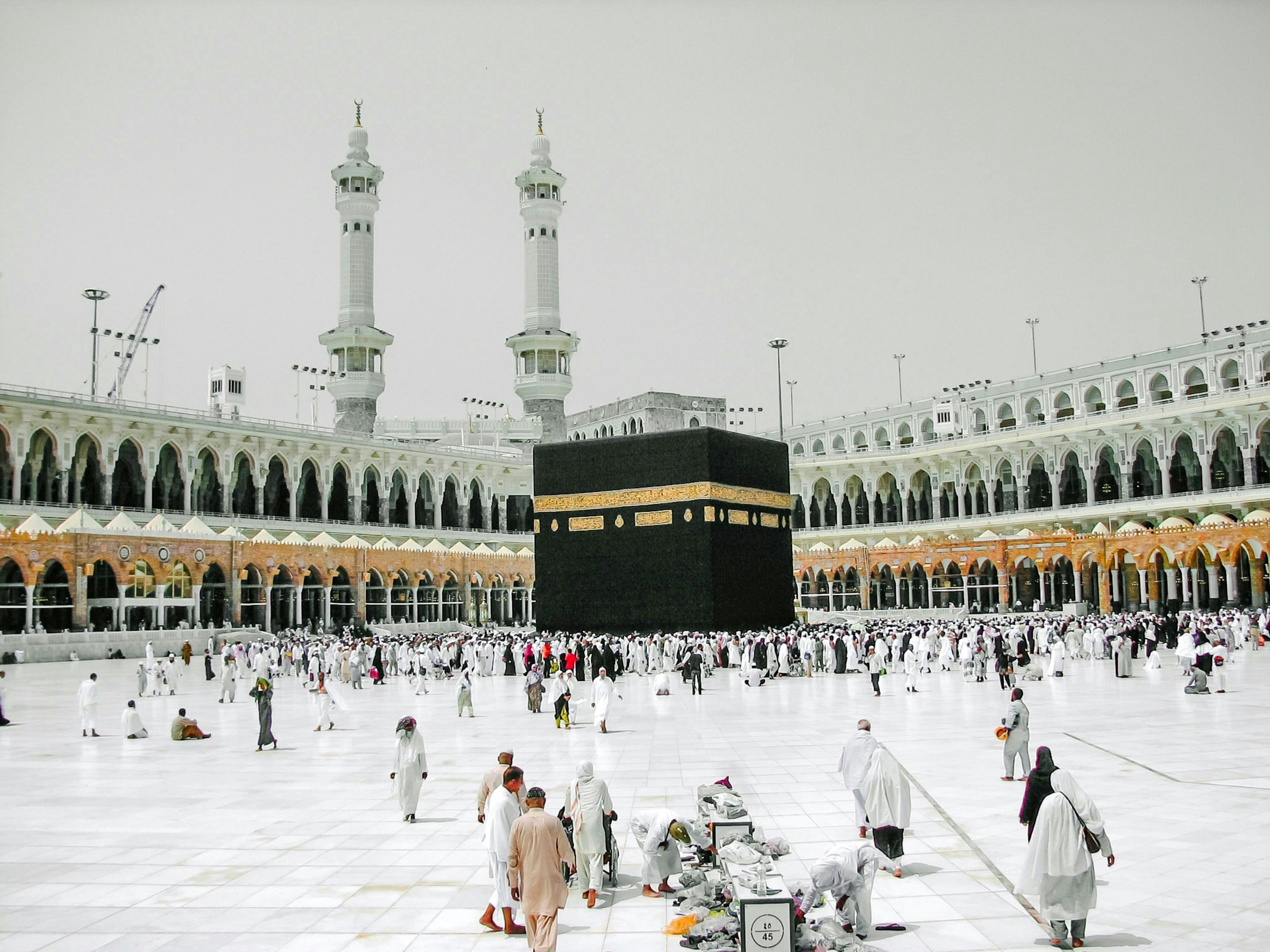 أشواط الطواف وأحكامها