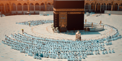 الكعبة وخلق السموات والأرض: مركز الكون وبداية الخلق